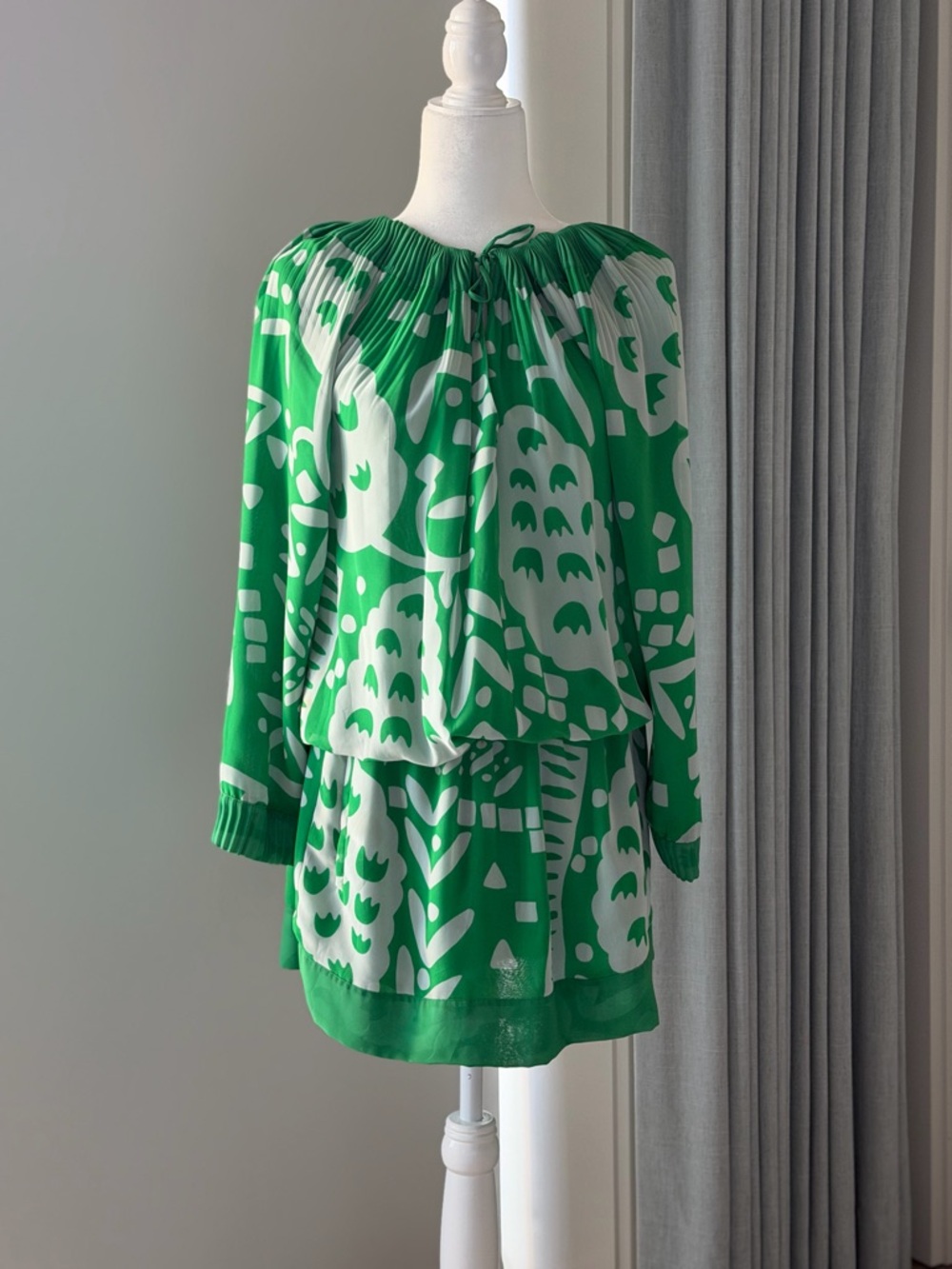 Diane Von Furstenberg Green & White Abstract Print Mini Dress